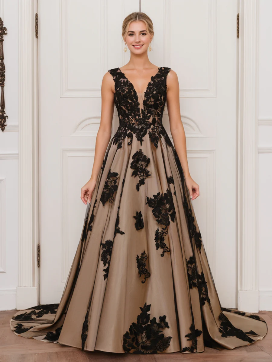 A-Line/Princess V-Neck Sleeveless Long Tulle Wedding Dress with Appliques - QUGEX