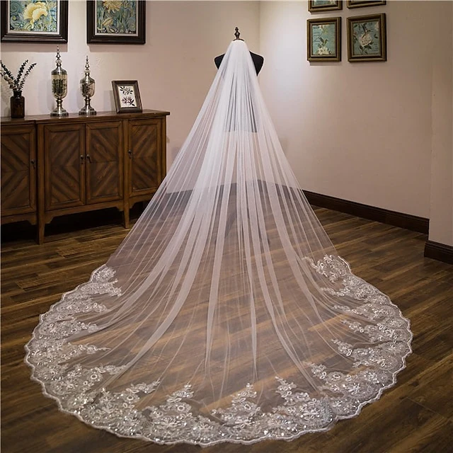One-tier Cute Wedding Veil Cathedral Veils with Embroidery  Lace / Oval - QUGEX
