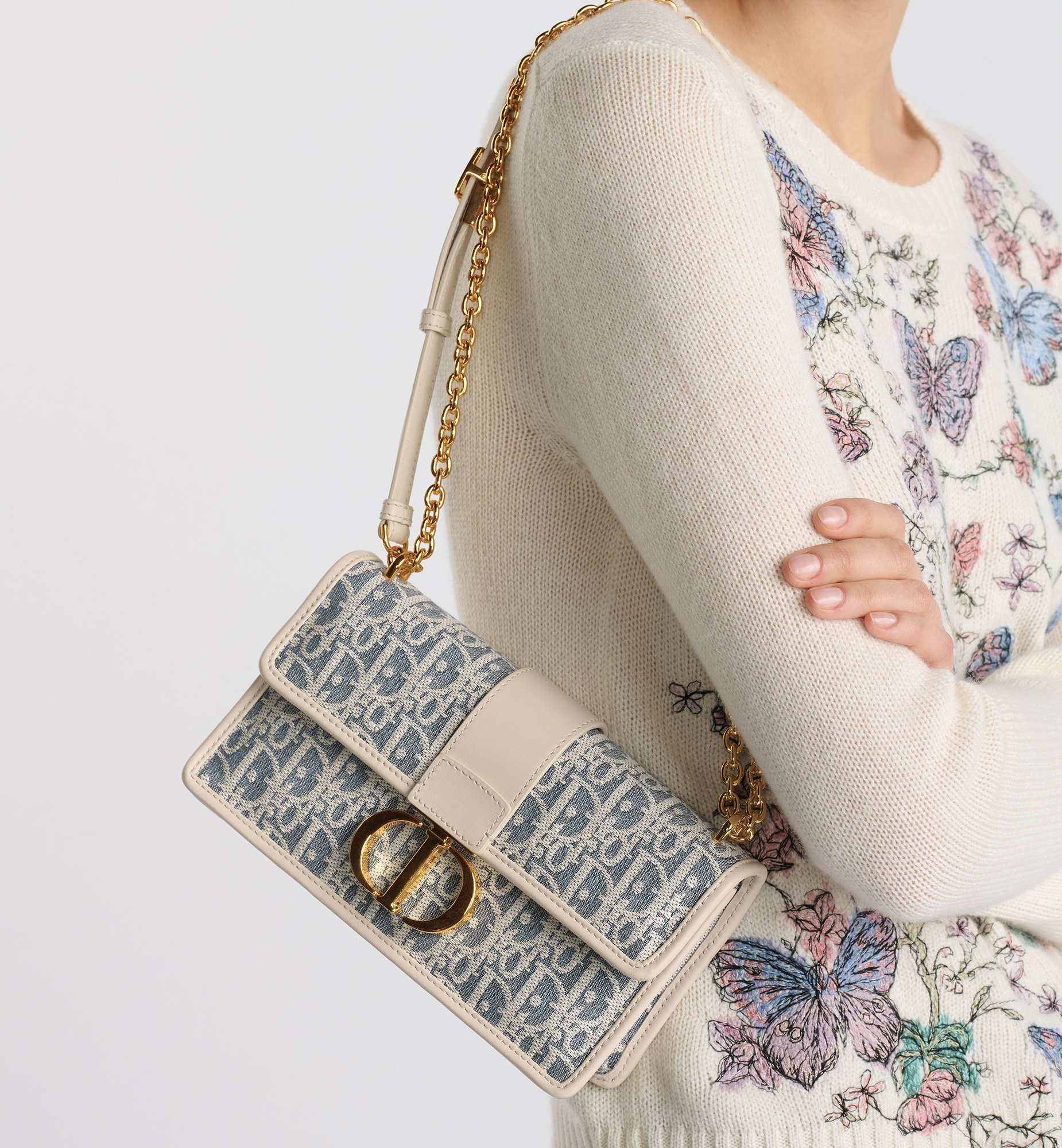 30 Montaigne East-West Bag with Chain M9334UDFD_M925