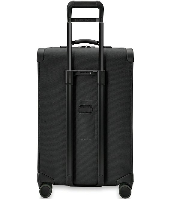 Baseline Medium Expandable Spinner Suitcase