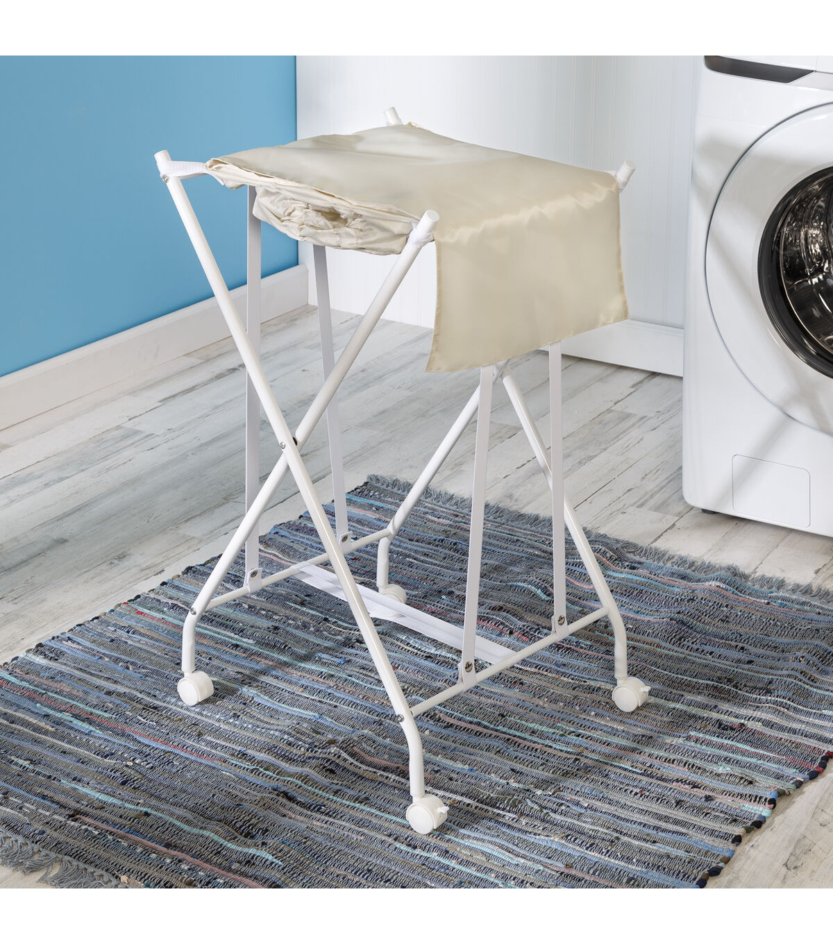 Honey Can Do 18 x 33 White & Natural No Bend Bounce Back Hamper